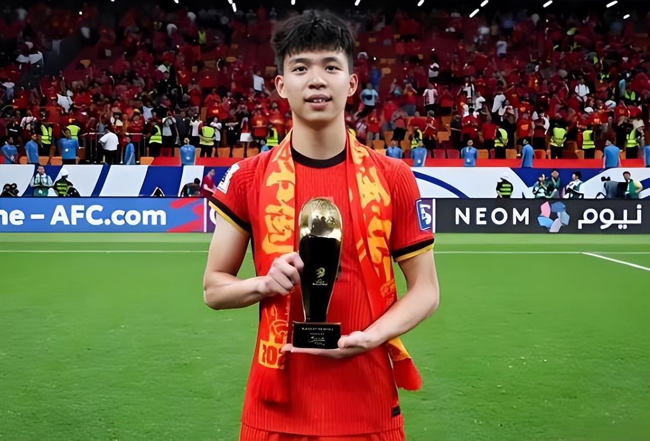 九游娱乐官方网站-喜讯！他是唯一被西甲官方撰文表扬的中国U23球员，值得期待